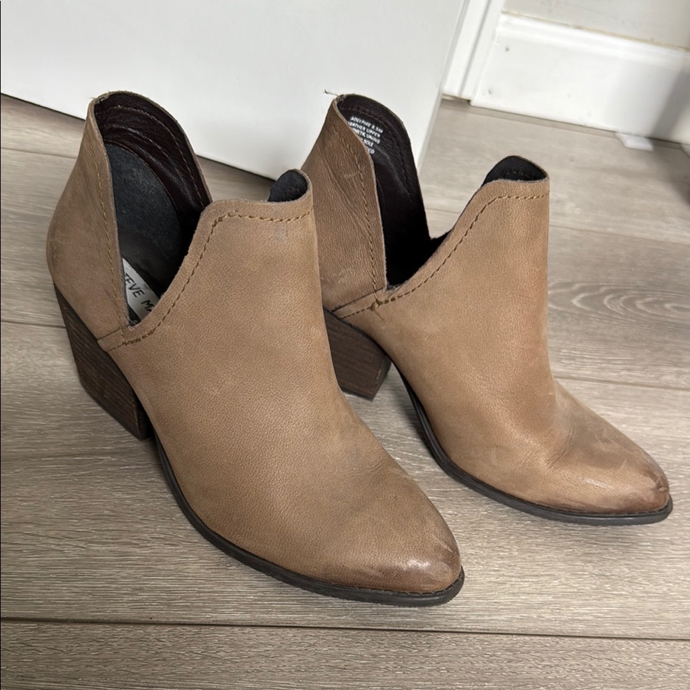 Women’s Tan suede Leather Ankle Boots